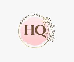 logo féminin hq initial. utilisable pour les logos nature, salon, spa, cosmétique et beauté. élément de modèle de conception de logo vectoriel plat.