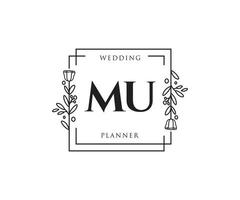 logo mu féminin initial. utilisable pour les logos nature, salon, spa, cosmétique et beauté. élément de modèle de conception de logo vectoriel plat.