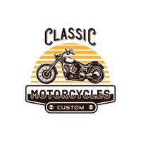 étiquette de moto personnalisée dans un style vintage avec inscription et moto avec fond blanc isolé modèle de conception de logo d'illustration vectorielle vecteur
