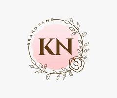 logo féminin kn initial. utilisable pour les logos nature, salon, spa, cosmétique et beauté. élément de modèle de conception de logo vectoriel plat.