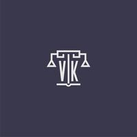 vk monogramme initial pour le logo du cabinet d'avocats avec image vectorielle d'échelles vecteur