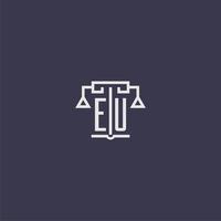 monogramme initial de l'ue pour le logo du cabinet d'avocats avec image vectorielle d'échelles vecteur