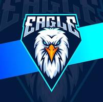 création de logo de mascotte à tête d'aigle pour les jeux de sport et d'esport vecteur