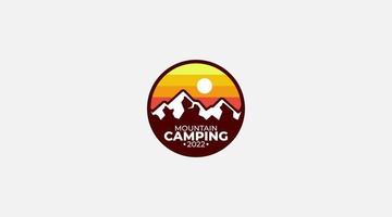 modèle d'icône de logo de conception de vecteur de camping de montagne