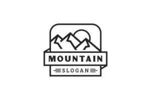 inspiration de conception de logo hipster montagne, voyage, aventure vecteur