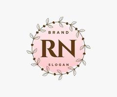 logo féminin rn initial. utilisable pour les logos nature, salon, spa, cosmétique et beauté. élément de modèle de conception de logo vectoriel plat.