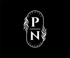 pn initiales lettre collection de logos de monogramme de mariage, modèles minimalistes et floraux modernes dessinés à la main pour cartes d'invitation, réservez la date, identité élégante pour restaurant, boutique, café en image vectorielle vecteur