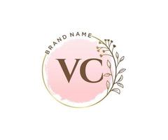 logo féminin vc initial. utilisable pour les logos nature, salon, spa, cosmétique et beauté. élément de modèle de conception de logo vectoriel plat.