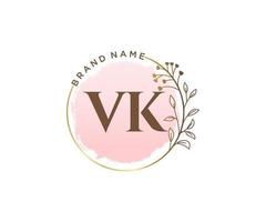 logo féminin vk initial. utilisable pour les logos nature, salon, spa, cosmétique et beauté. élément de modèle de conception de logo vectoriel plat.