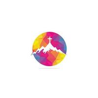 conceptions de logo d'église avec montagne, logo minimaliste. modèle de conception de logo vectoriel église personnes. logo de l'église et de l'organisation chrétienne.