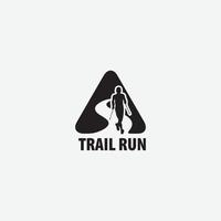 illustration vectorielle du logo ultra trail running sur fond blanc vecteur