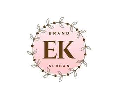 logo féminin ek initial. utilisable pour les logos nature, salon, spa, cosmétique et beauté. élément de modèle de conception de logo vectoriel plat.