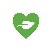 icône de coeur et de feuille dans un style plat. illustration vectorielle végétalienne sur fond blanc isolé. concept d'entreprise de signe d'amour de la nature. vecteur