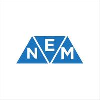 création de logo en forme de triangle enm sur fond blanc. concept de logo de lettre initiales créatives enm. vecteur