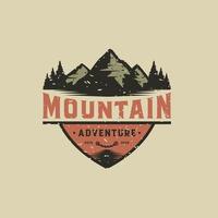 création de logo de montagne vecteur