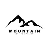 création de logo de montagne, lieu de vecteur pour randonneur amoureux de la nature