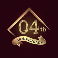 Célébration de l'anniversaire de 04 ans. logo anniversaire avec carré et élégance couleur dorée isolé sur fond rouge, création vectorielle pour la célébration, carte d'invitation et carte de voeux vecteur