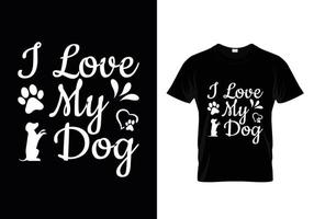 conception de t-shirt pour chien. conception de patte pour les amoureux des chiens. dire - mon chien pense que je suis génial. vecteur