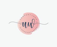 initiale uw logo féminin. utilisable pour les logos nature, salon, spa, cosmétique et beauté. élément de modèle de conception de logo vectoriel plat.