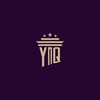 création de logo monogramme initial yq pour les avocats du cabinet d'avocats avec image vectorielle pilier vecteur