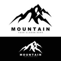 création de logo de montagne, lieu de vecteur pour randonneur amoureux de la nature