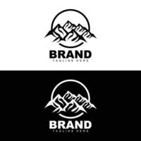 logo de montagne, escalade vectorielle en montagne, aventure, conception pour l'escalade, équipement d'escalade et marque avec logo de montagne vecteur
