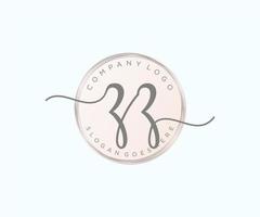 logo féminin initial zz. utilisable pour les logos nature, salon, spa, cosmétique et beauté. élément de modèle de conception de logo vectoriel plat.