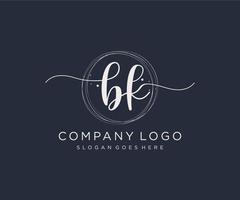 logo féminin bk initial. utilisable pour les logos nature, salon, spa, cosmétique et beauté. élément de modèle de conception de logo vectoriel plat.