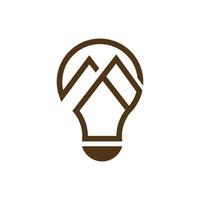 création de logo de lampe combinée en forme de montagne vecteur