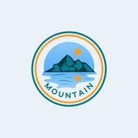 logo vintage de montagne du matin vecteur