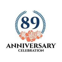 Logo du 89e anniversaire avec couronne de rose et de laurier, modèle vectoriel pour la célébration d'anniversaire.