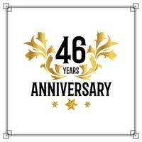 Logo du 46e anniversaire, célébration luxueuse du design vectoriel doré et noir.