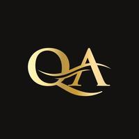 vecteur de conception de logo qa. création de logo swoosh lettre qa