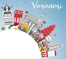 horizon de la ville de varanasi en inde avec des bâtiments de couleur, un ciel bleu et un espace de copie. vecteur