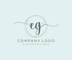 initiale par exemple logo féminin. utilisable pour les logos nature, salon, spa, cosmétique et beauté. élément de modèle de conception de logo vectoriel plat.