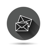 icône de message électronique dans un style plat. illustration vectorielle de document de courrier sur fond rond noir avec effet d'ombre portée. concept d'entreprise de bouton de cercle de correspondance de message. vecteur