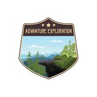 logo vintage extérieur aventure et montagne vecteur