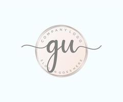 logo féminin gu initial. utilisable pour les logos nature, salon, spa, cosmétique et beauté. élément de modèle de conception de logo vectoriel plat.