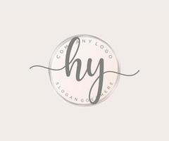 initiale hy logo féminin. utilisable pour les logos nature, salon, spa, cosmétique et beauté. élément de modèle de conception de logo vectoriel plat.