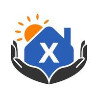 concept de logo immobilier lettre x avec modèle soleil, maison et main. vecteur d'élément de logo de maison sûre