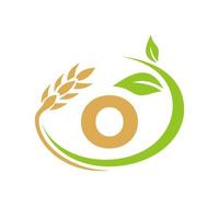 logo de l'agriculture de la lettre o et conception du symbole du logo de l'agriculture vecteur