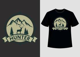 modèle de conception de t-shirt imprimé légende de la chasse. vecteur de chasse. grunge de t-shirt de chasse. cerf, fusil, montagne.