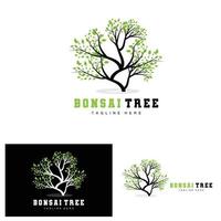 création de logo d'arbre vert, illustration de logo de bonsaï, vecteur de feuilles et de bois