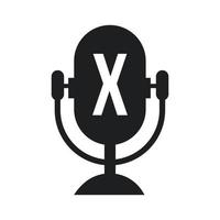 logo radio podcast sur la conception de la lettre x à l'aide du modèle de microphone. musique dj, création de logo de podcast, mélange de vecteur de diffusion audio