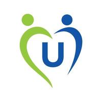 logo de soins communautaires sur le modèle vectoriel lettre u. travail d'équipe, cœur, personnes, soins familiaux, logos d'amour. fondation caritative signe de don de charité créatif