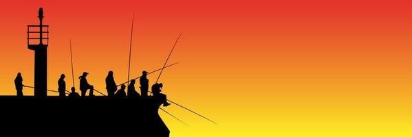 silhouettes de pêcheurs avec des cannes à pêche sur la jetée avec phare contre le coucher du soleil. beaucoup de gens avec de longues cannes à pêche avec espace de copie. vecteur