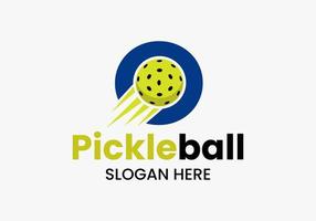 concept de logo lettre o pickleball avec symbole de pickleball en mouvement. modèle de vecteur de logo de boule de cornichon