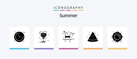 pack d'icônes de glyphe d'été 5 comprenant une bouée. tranche. paille. fruit. la natation. conception d'icônes créatives vecteur