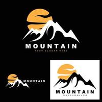 création de logo de montagne, lieu de vecteur pour randonneur amoureux de la nature