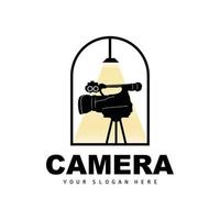 logo de caméra, conception de caméraman, caméra de studio et vecteur de photographe, icône de modèle